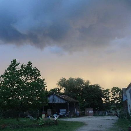 Chambre A La Ferme Chez L'Habitant Besson Exterior foto